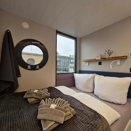 Hausboot Fjord Cirrus Solarboot Mit Biosauna In Bådhotel Wendtorf